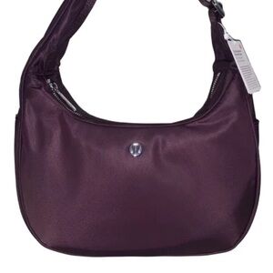 NWT Lululemon City Essentials Shoulder Bag 4L Black Plum